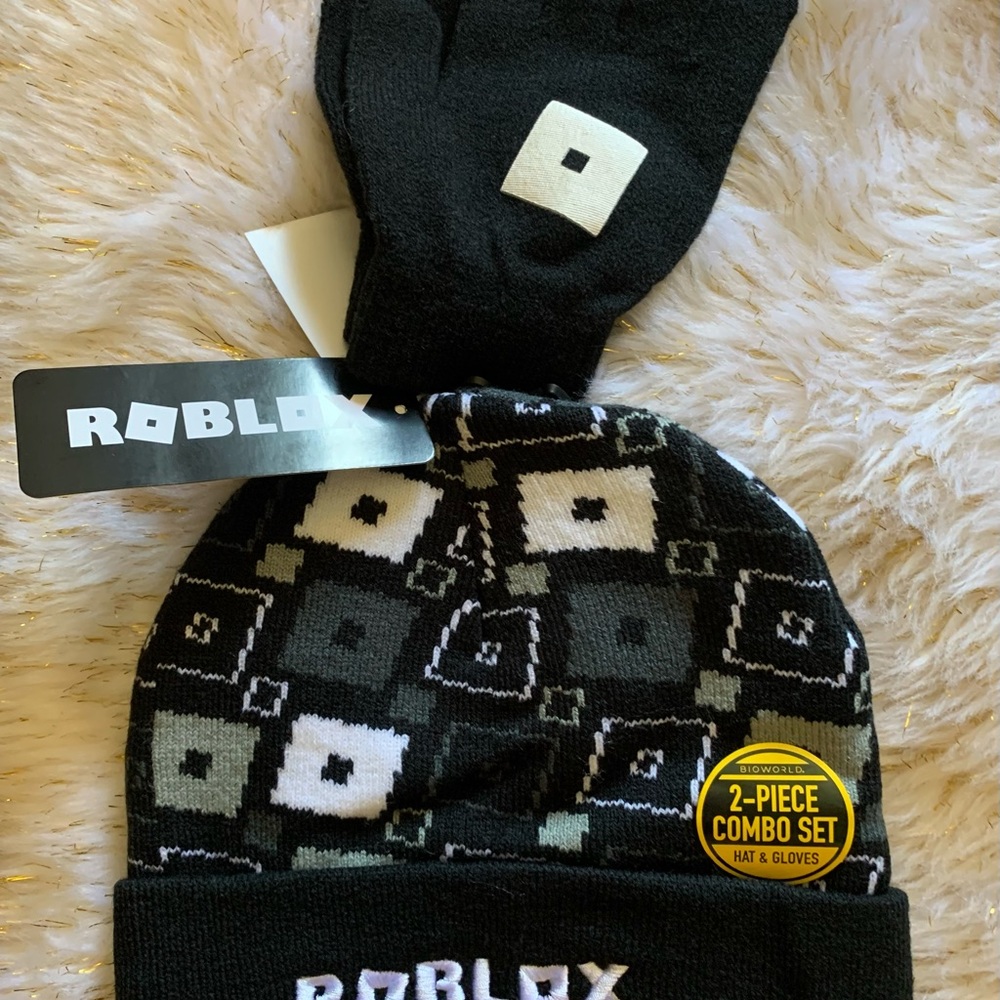 ROBLOX Logo Knit Youth Beanie Hat & Gloves Set